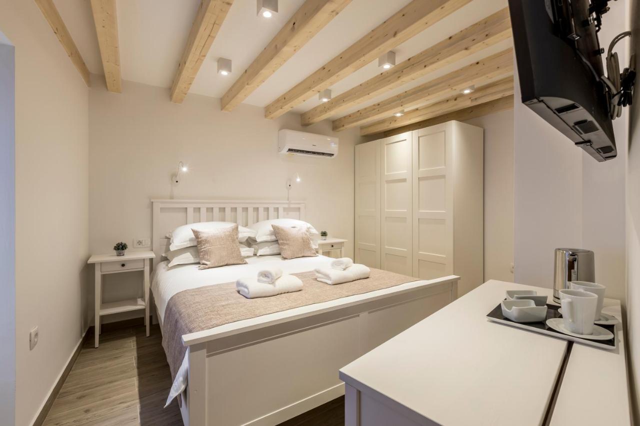 Cosmijeva Luxury Rooms Split Buitenkant foto